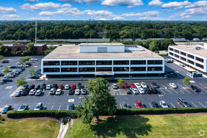 2301 W 22nd St, Oak Brook, IL for rent - Aerial - Image 3 of 9