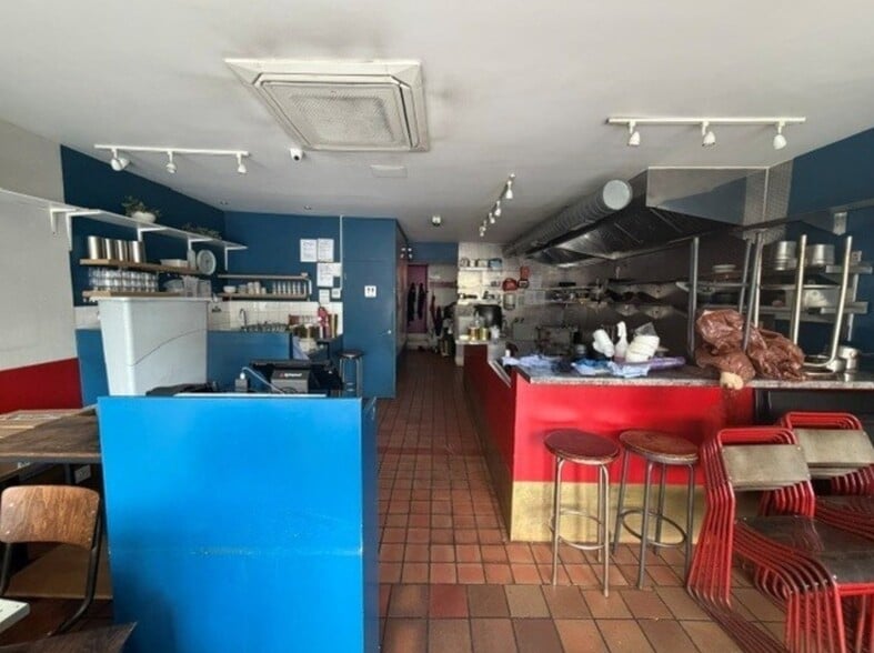 171 Holloway Rd, London to rent - Building Photo - Image 2 of 3