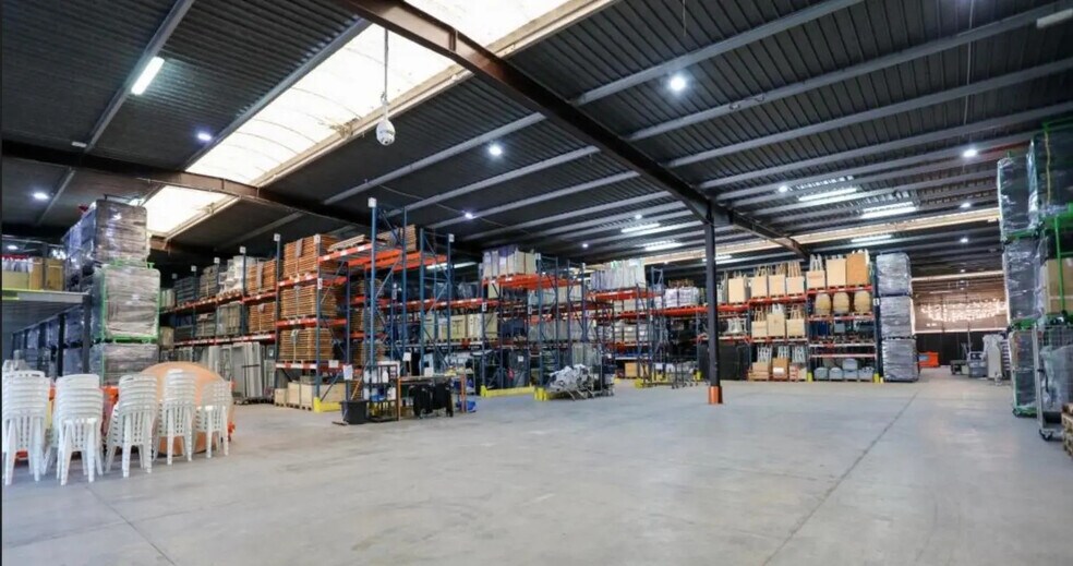 1 Rue De La Lucarne Saint Lazare, Saint-Witz to rent - Building Photo - Image 3 of 10