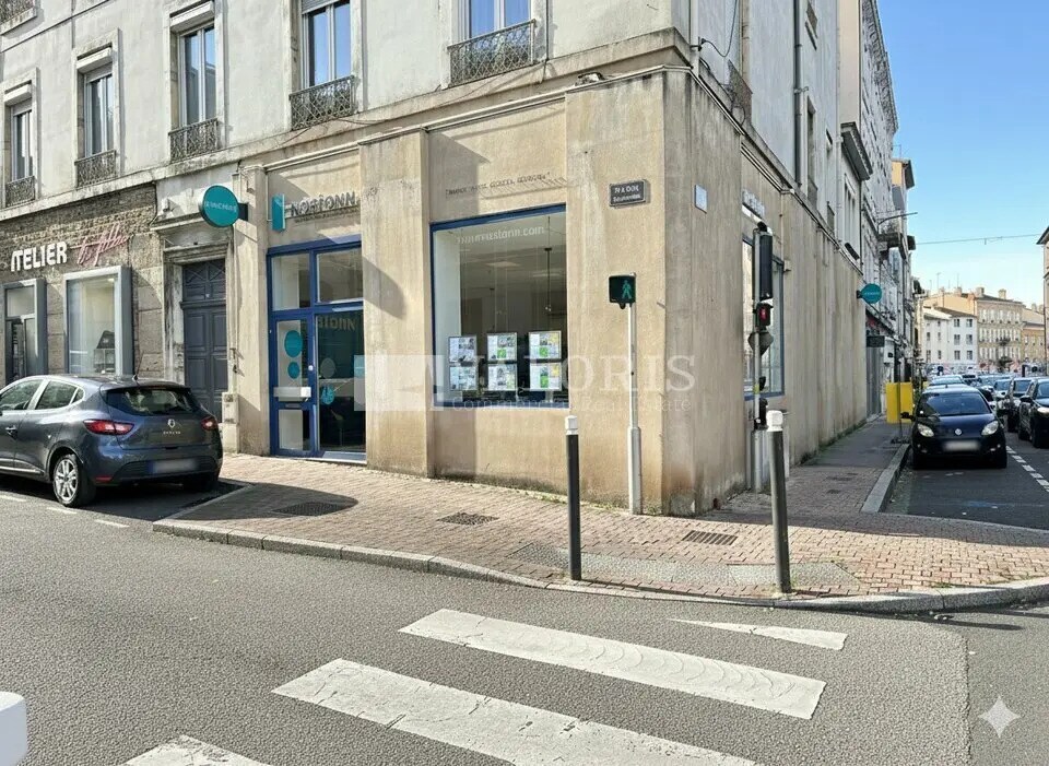 Location Commerce 130 m² - Photo 1