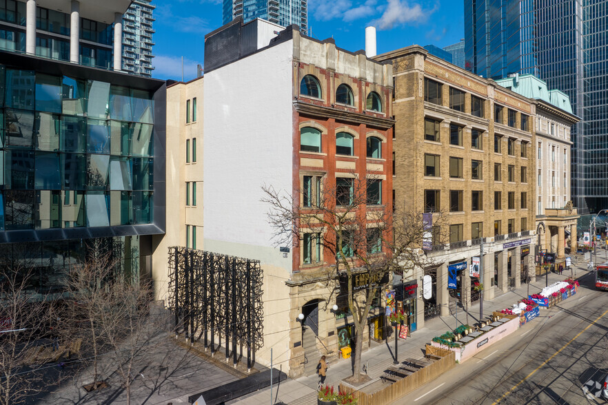 220 King St W, Toronto, ON for rent - Primary Photo - Image 1 of 4