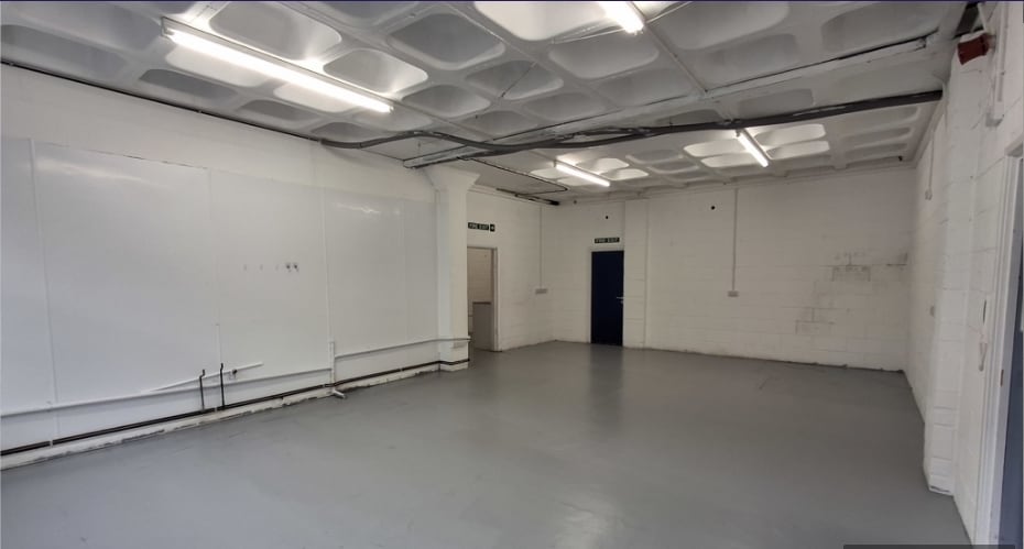 Conway St, Hove to rent - Interior Photo - Image 2 of 4
