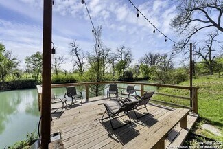 More details for 105 NW River Rd, Martindale, TX - Specialist for Sale