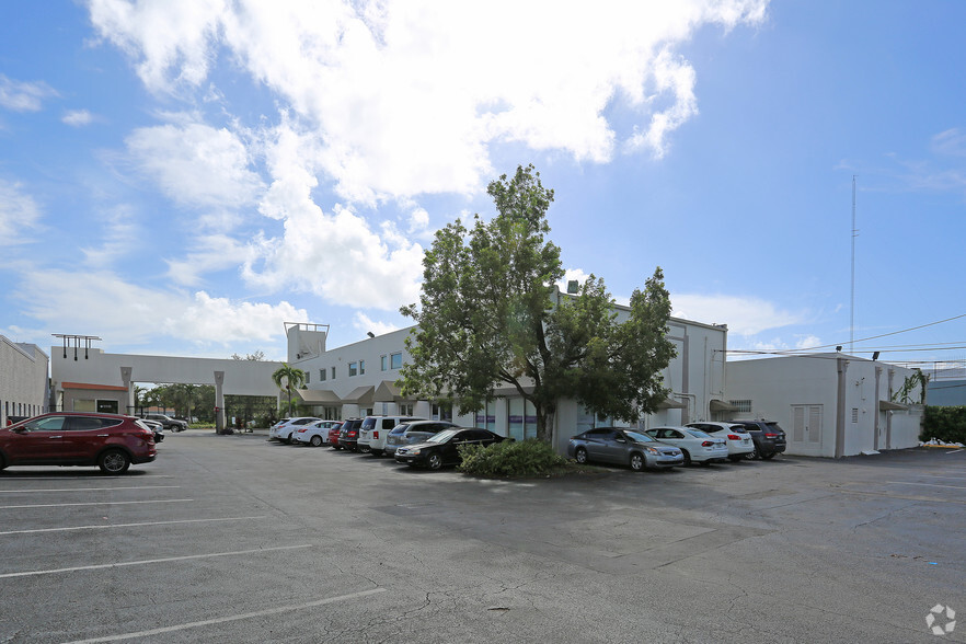 5050 Biscayne Blvd, Miami, FL for rent - Building Photo - Image 2 of 3