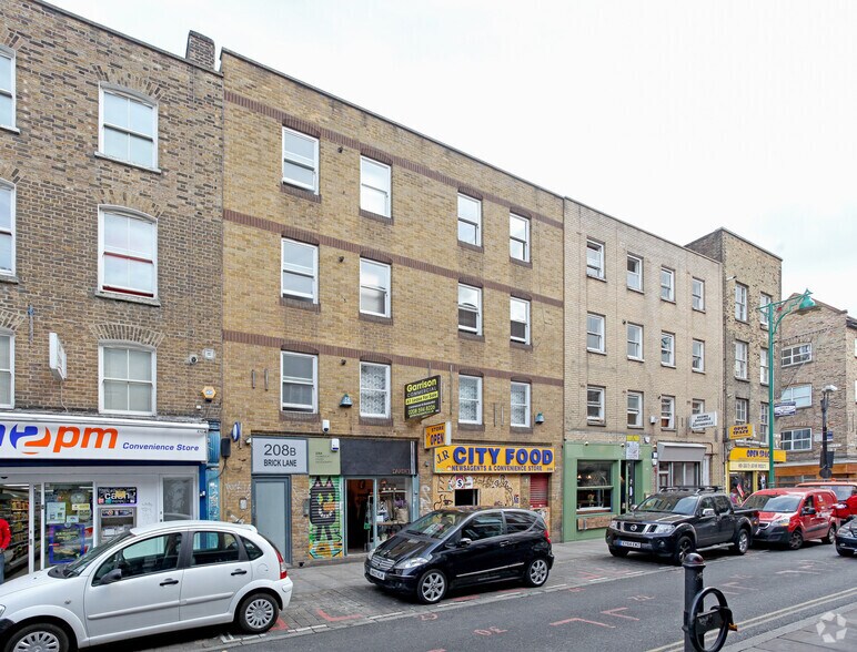 208 Brick Ln, London to rent - Building Photo - Image 2 of 10