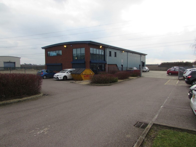 Roman Way, Lincoln for sale - Primary Photo - Image 1 of 1