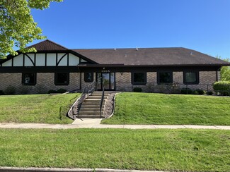 More details for 1305 Chestnut St, West Bend, WI - Office for Sale