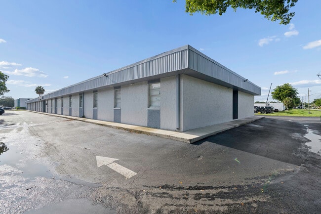 More details for 2020 W McNab Rd, Fort Lauderdale, FL - Mixed-use to Rent