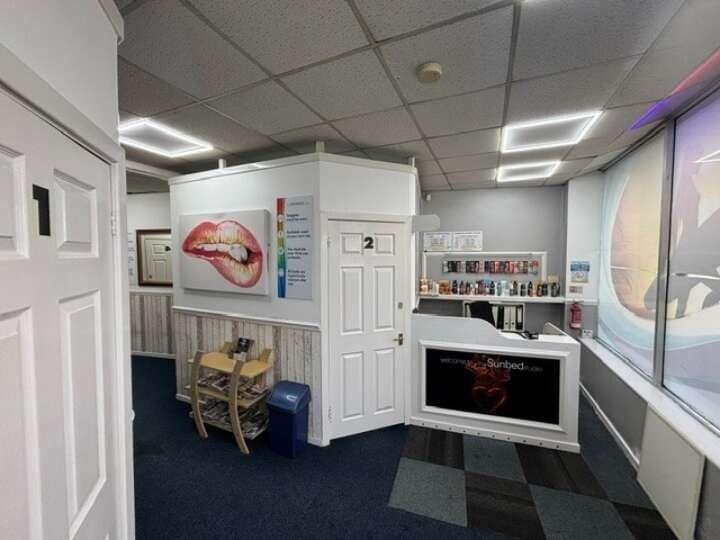 393 Upton Rd, Prenton for sale - Interior Photo - Image 3 of 4