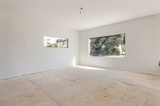 6600 Lexington Ave, Los Angeles, CA to rent Interior Photo- Image 2 of 3