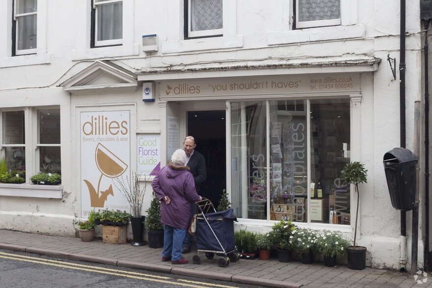 18 Market St, Hexham to rent - Building Photo - Image 3 of 3