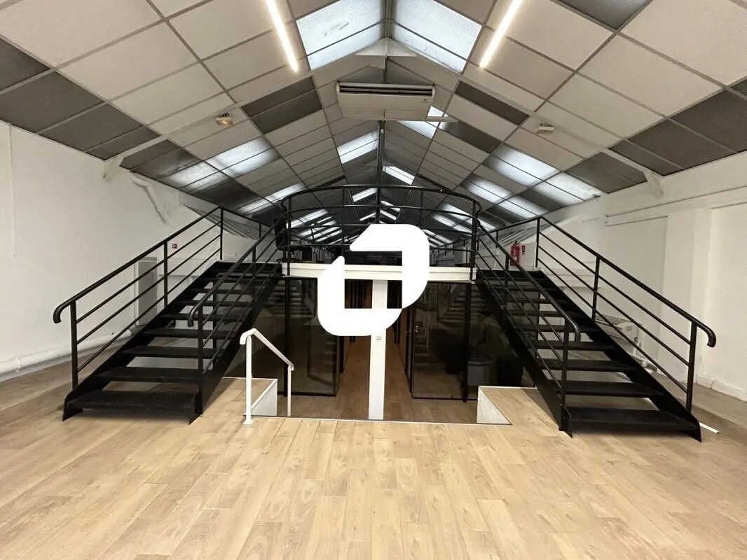 Office in Joinville-le-Pont for sale Interior Photo- Image 1 of 11