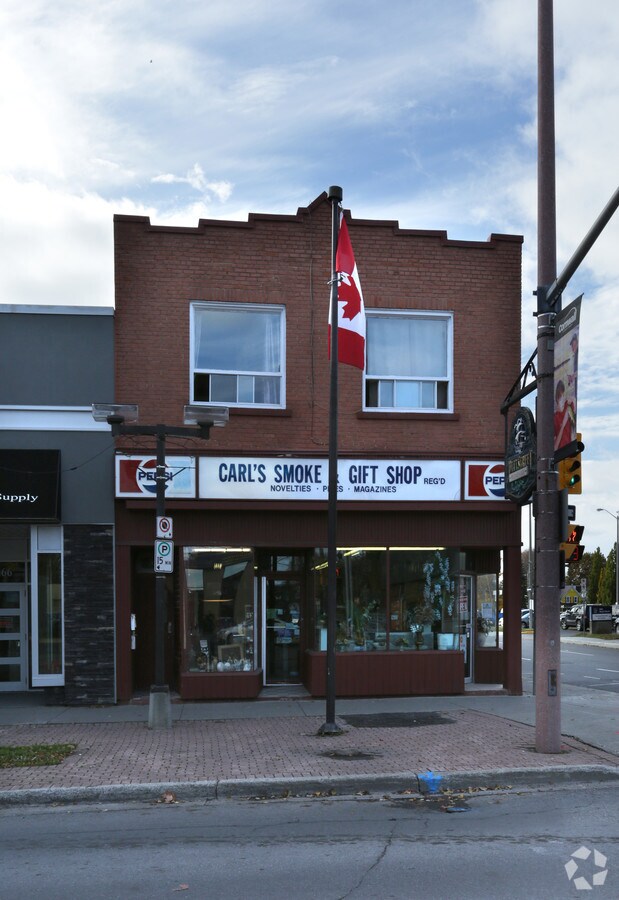 272 Pitt St, Cornwall K6J 3P6 UK