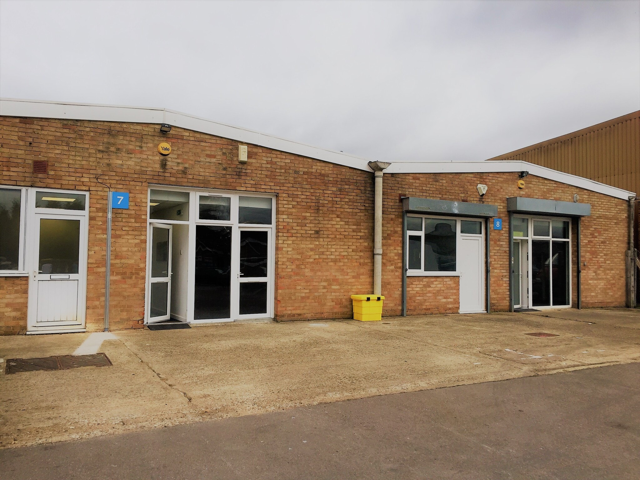Radley Rd, Abingdon to rent Building Photo- Image 1 of 2