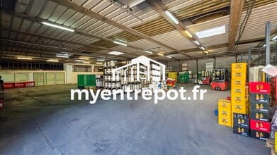 Light Industrial in Marseille for sale Interior Photo- Image 2 of 9