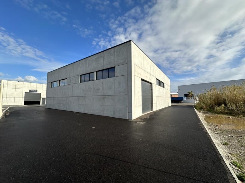 Light Industrial in Puget-sur-Argens for sale - Building Photo - Image 3 of 9