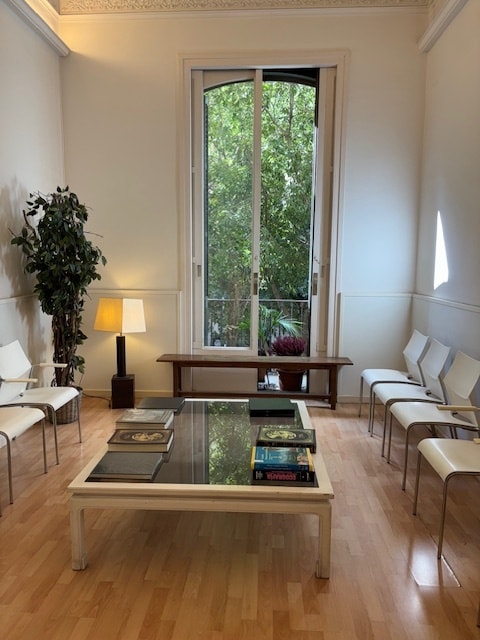 Office / Medical in Barcelona, Barcelona to rent Interior Photo- Image 1 of 16