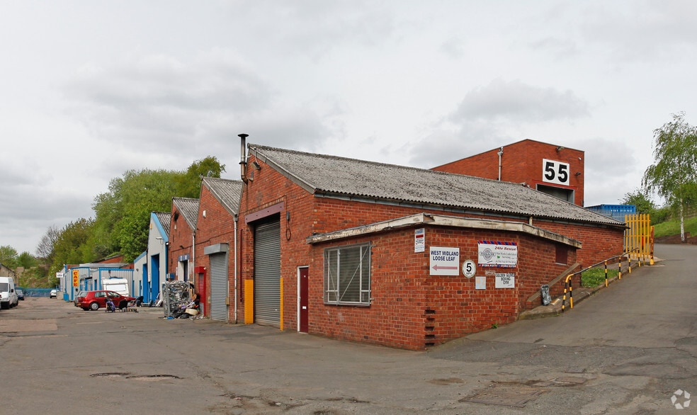 70 Powke Ln, Cradley Heath for sale - Primary Photo - Image 1 of 4