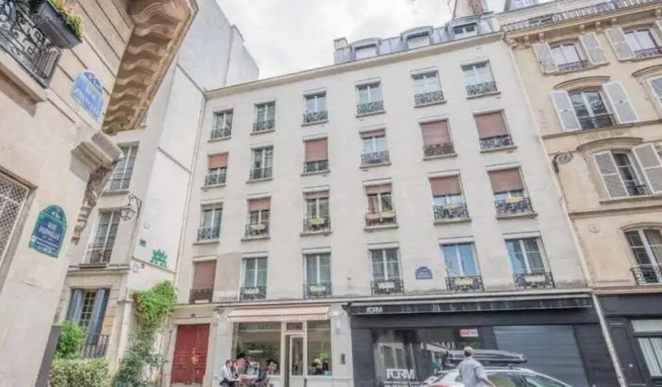 Retail in Paris to rent Building Photo- Image 1 of 3