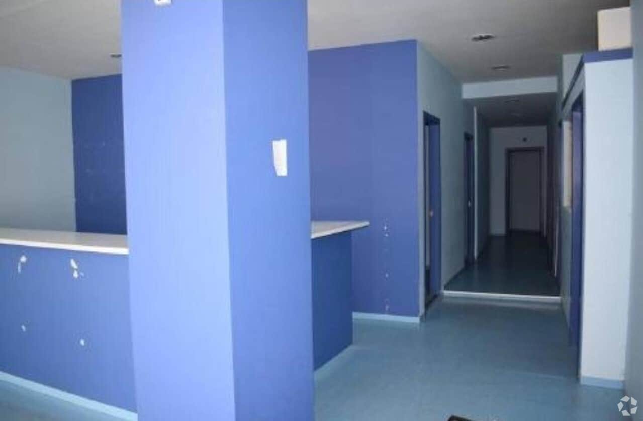 Retail in El Molar, Madrid to rent Interior Photo- Image 1 of 7