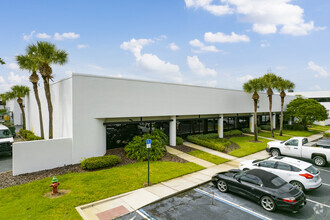 4524 Oak Fair Blvd, Tampa, FL for rent Building Photo- Image 1 of 19