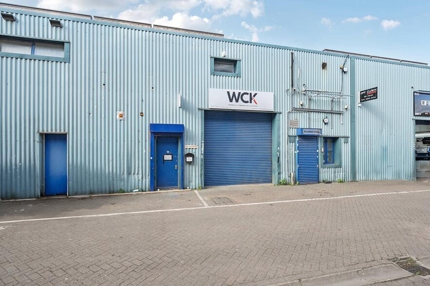 Mount Pleasant, Wembley to rent - Building Photo - Image 1 of 14