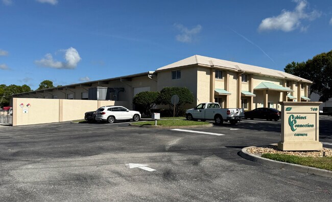 More details for 740 NW Enterprise Dr, Port Saint Lucie, FL - Industrial to Rent