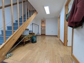 36 Vine St, Brighton to rent Interior Photo- Image 2 of 7