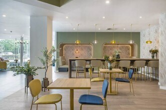 Wharfedale Rd, Wokingham to rent Interior Photo- Image 1 of 5