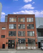 11 W Illinois St, Chicago, IL for rent Building Photo- Image 1 of 18