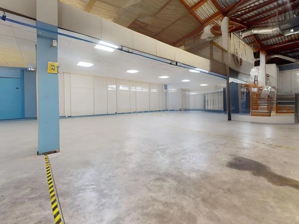 Industrial in Alcalá de Henares, Madrid for sale Building Photo- Image 1 of 13