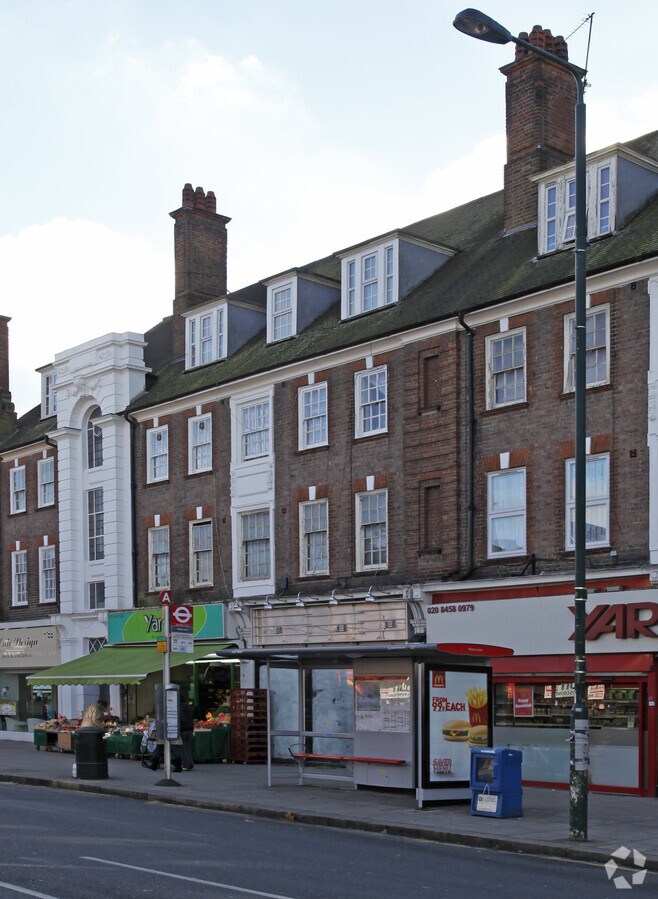 119 Golders Green Rd, London, NW11 8HR UK