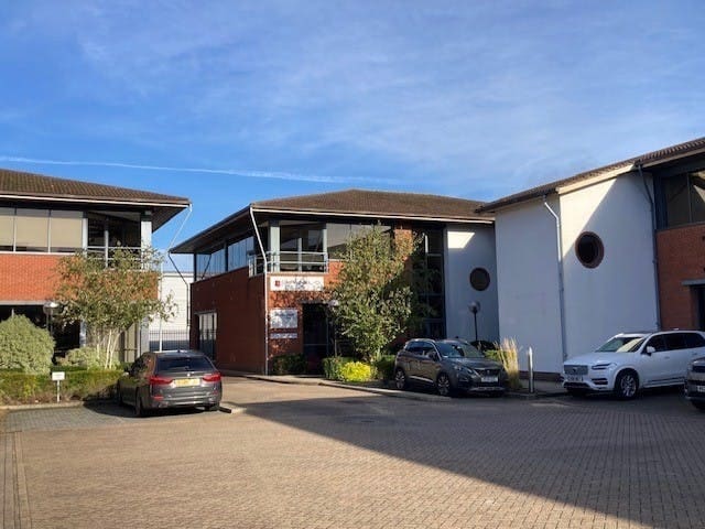 1 E-Centre, Easthampstead Road, Bracknell to rent Building Photo- Image 1 of 8