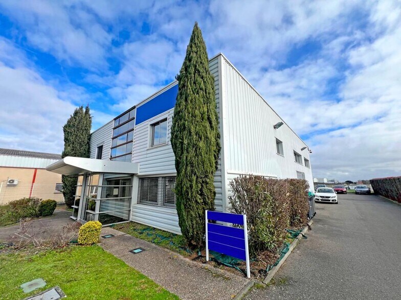 12 Rue Louis Breguet, Cornebarrieu to rent - Building Photo - Image 2 of 8