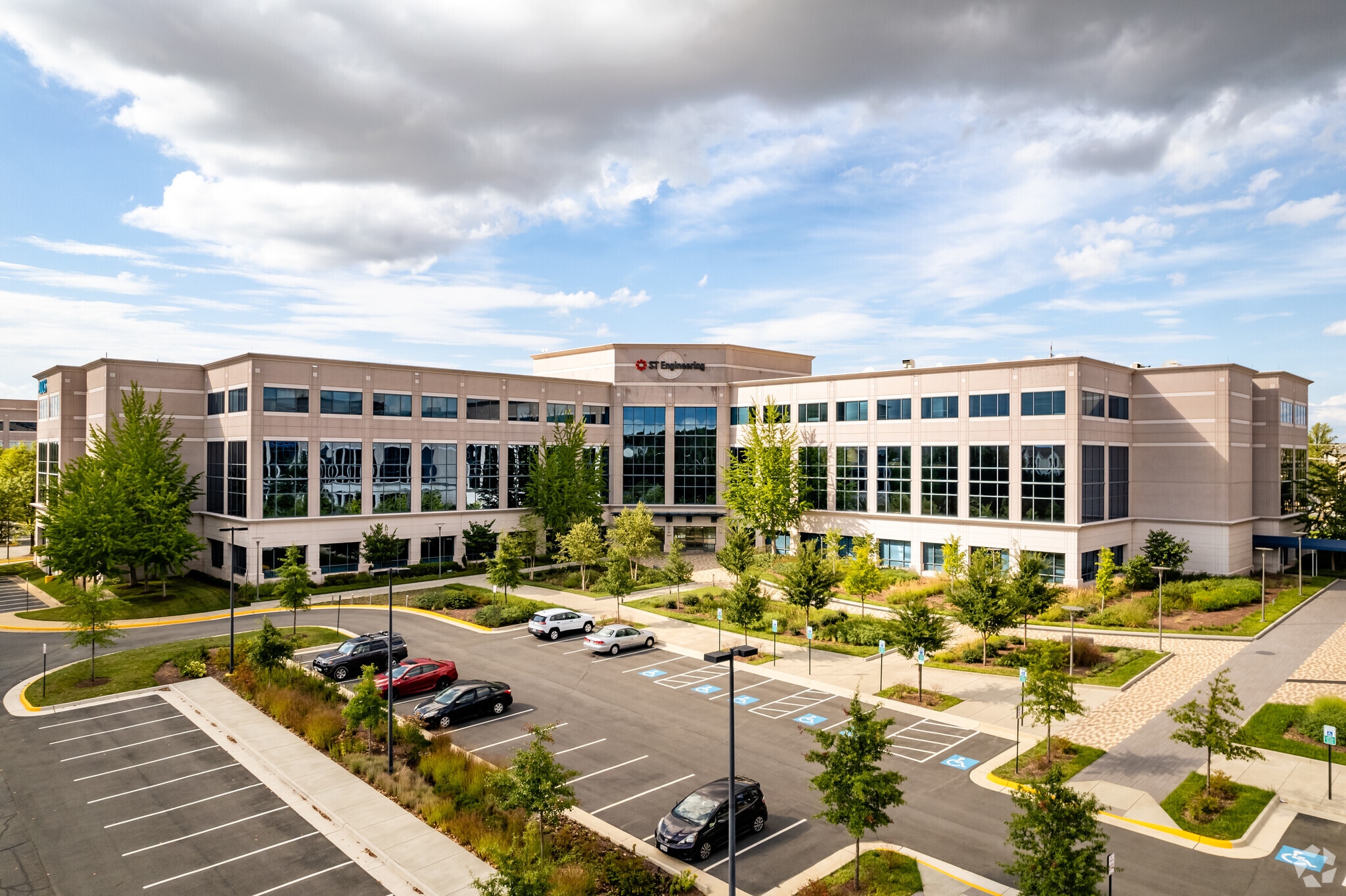 13861 Sunrise Valley Dr, Herndon, VA to rent Building Photo- Image 1 of 17