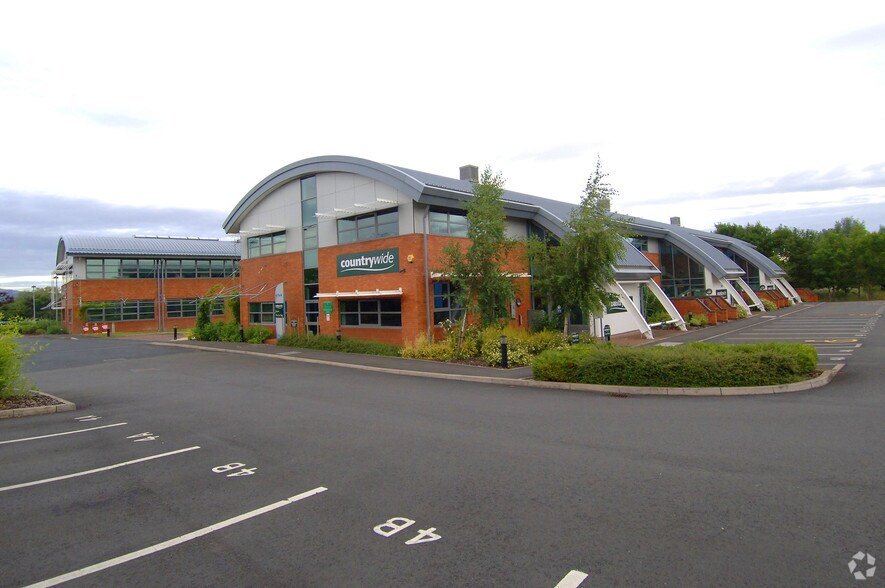 Asparagus Way, Evesham for sale - Primary Photo - Image 1 of 1