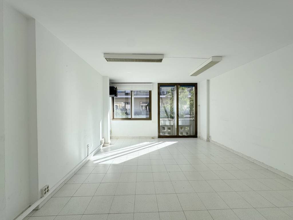 Granollers, BAR 08401 - Unit - -  - Interior Photo - Image 2 of 22