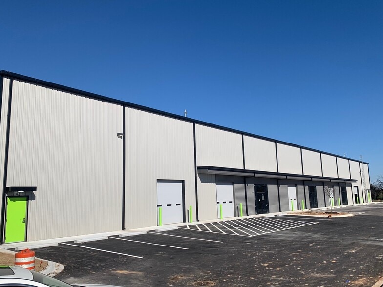 260 Grant Place, Lowell, AR to rent - Building Photo - Image 2 of 3