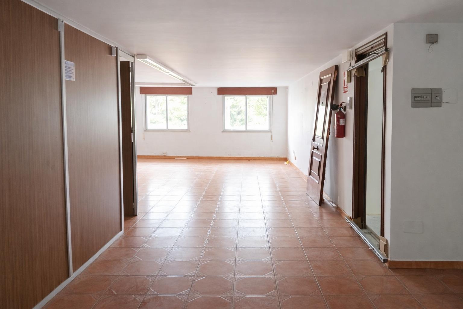 Office in Lugo for sale Interior Photo- Image 1 of 47