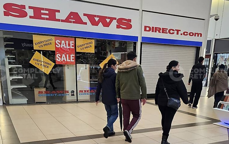 High St, West Bromwich to rent Building Photo- Image 1 of 1