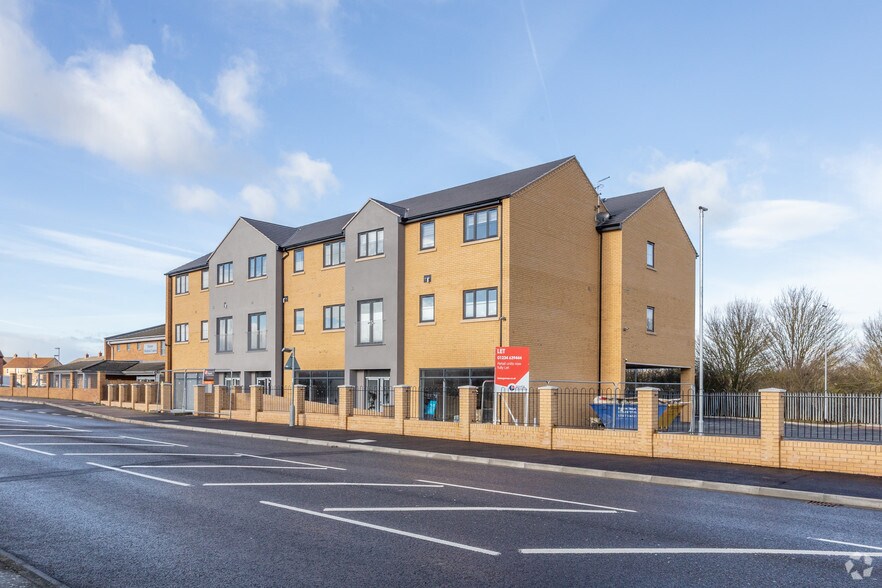 Abbey Chase, Elstow for sale - Primary Photo - Image 1 of 1