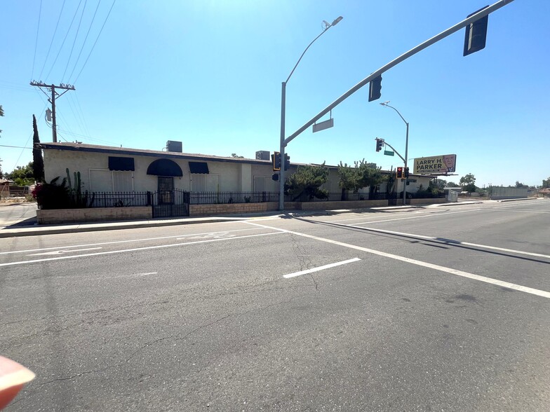 712-800 N Chester Ave, Bakersfield, CA for rent - Building Photo - Image 1 of 8