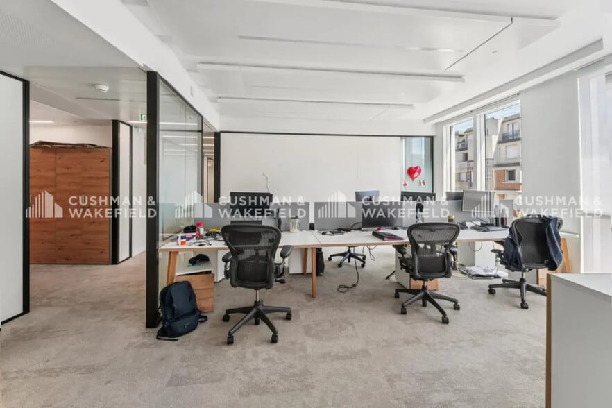 168 Avenue Charles De Gaulle, Neuilly-sur-Seine to rent - Building Photo - Image 3 of 17