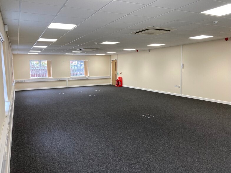 Somers Rd, Rugby to rent - Building Photo - Image 3 of 4