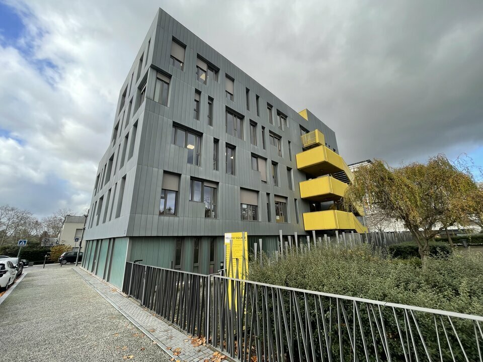 Office in Lyon for sale Building Photo- Image 1 of 11