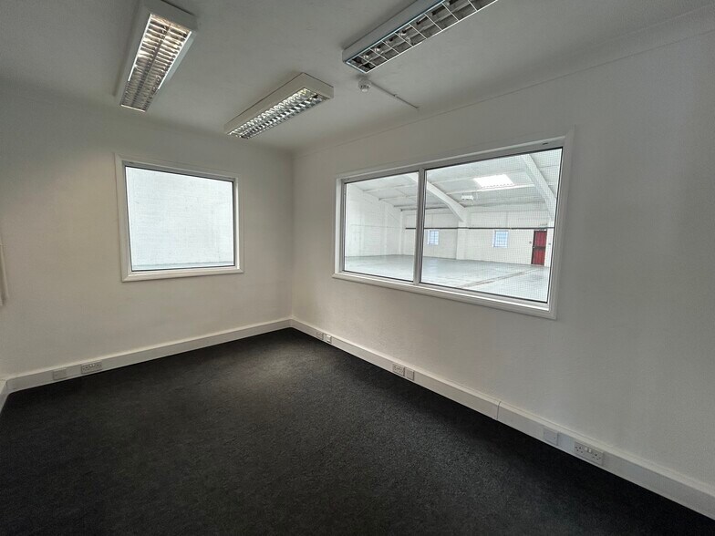 Laundry Rd, Minster to rent - Building Photo - Image 3 of 25