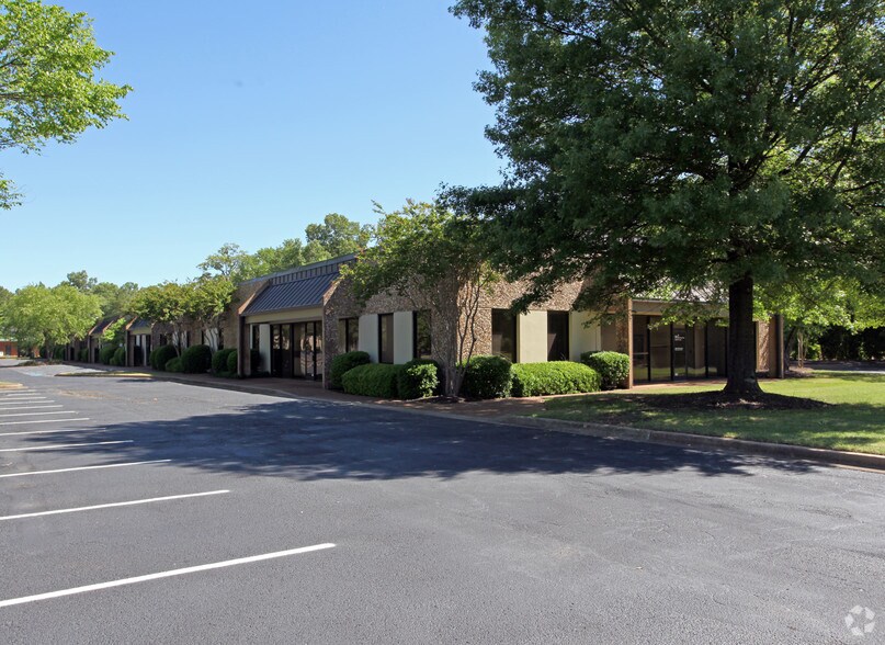 5796 Shelby Oaks, Memphis 38134 UK