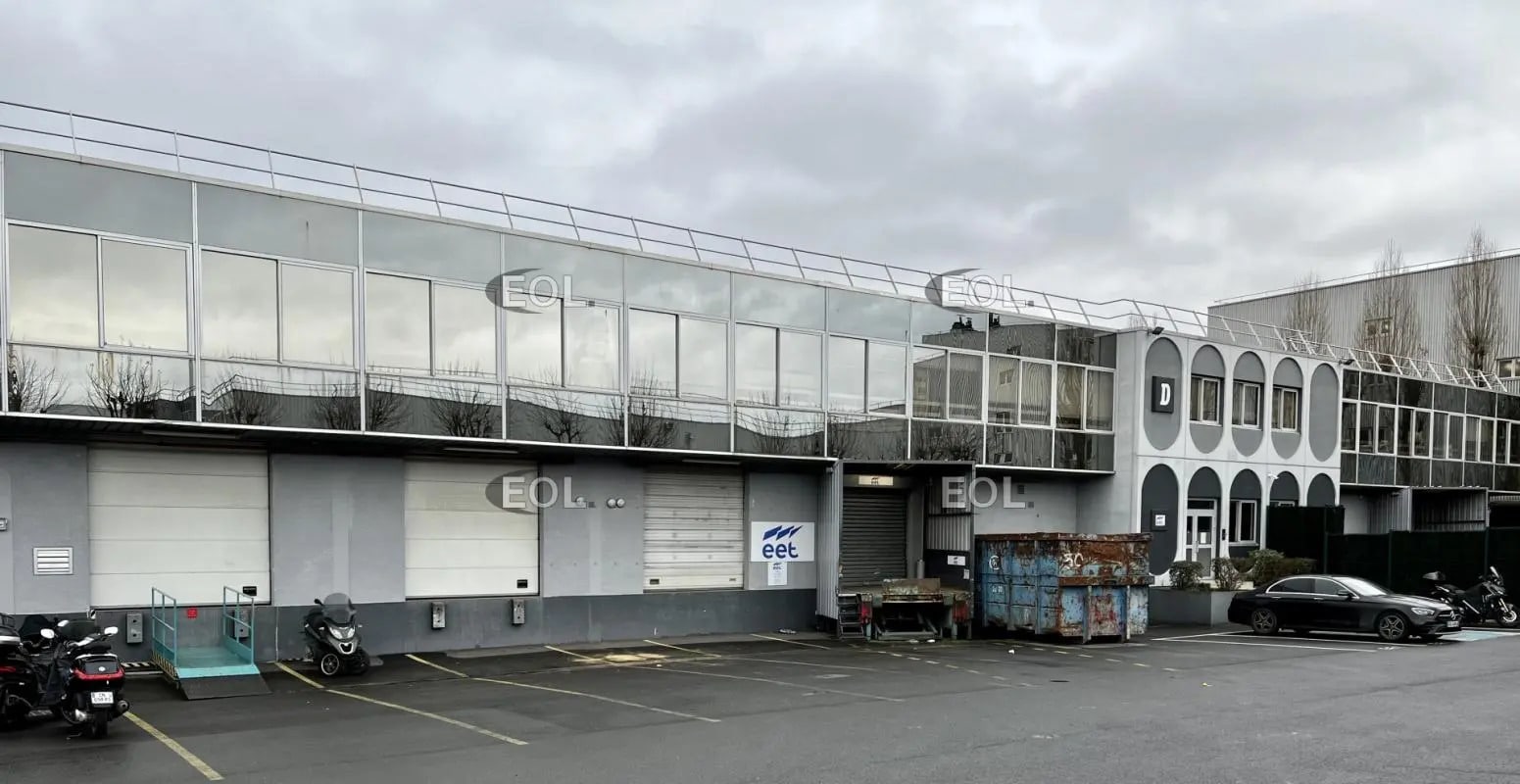 Industrial in Saint-Denis to rent Building Photo- Image 1 of 2