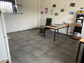 Light Industrial in Saint-Priest to rent Interior Photo- Image 2 of 2