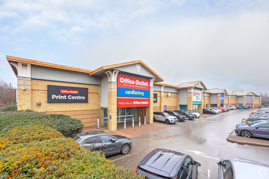 Charlesworth Way, Wakefield for sale - Primary Photo - Image 1 of 1